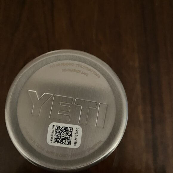 YETI 20 oz Rambler Tumbler - Picture 5 of 5